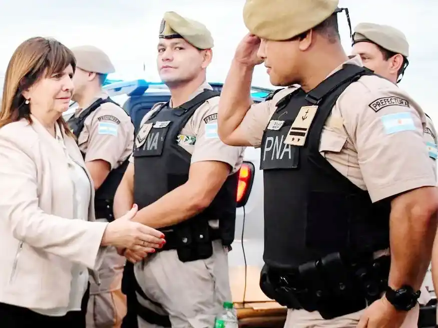 Según trascendió, los sueldos iniciales se ubican en torno a los 650 mil pesos en Gendarmería Nacional y 853 mil pesos en Prefectura Naval Argentina.