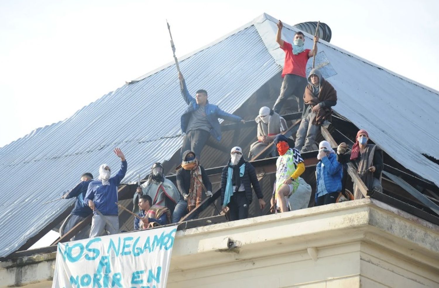 Participó del motín de Devoto, tenía domiciliaria y cometió una entradera