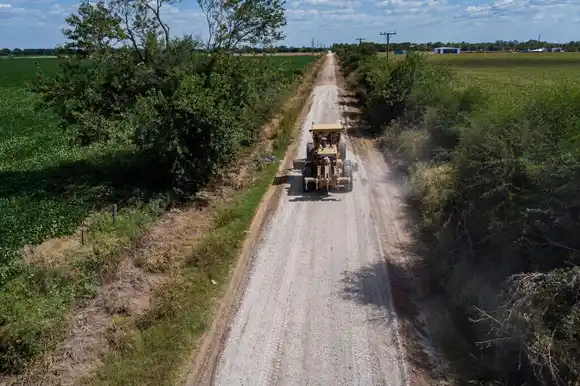 Importante inversión provincial en caminos productivos