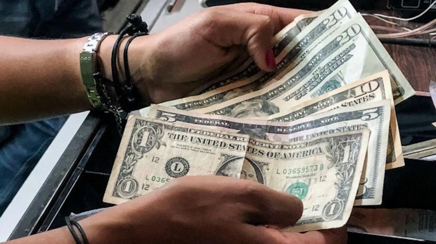 ¡ESTO LO EXPLICA TODO! Lo que comprabas en 2017 con 14 dólares, ahora necesitas 100