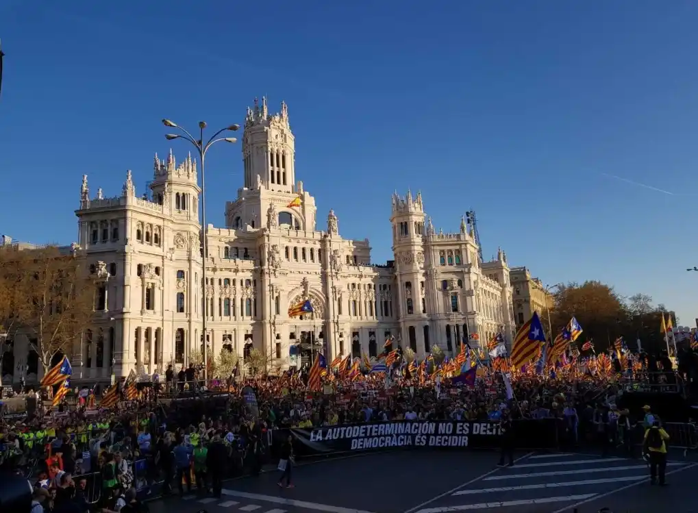 Manifestantes recorrieron Madrid a favor de la "autodeterminación" de Cataluña