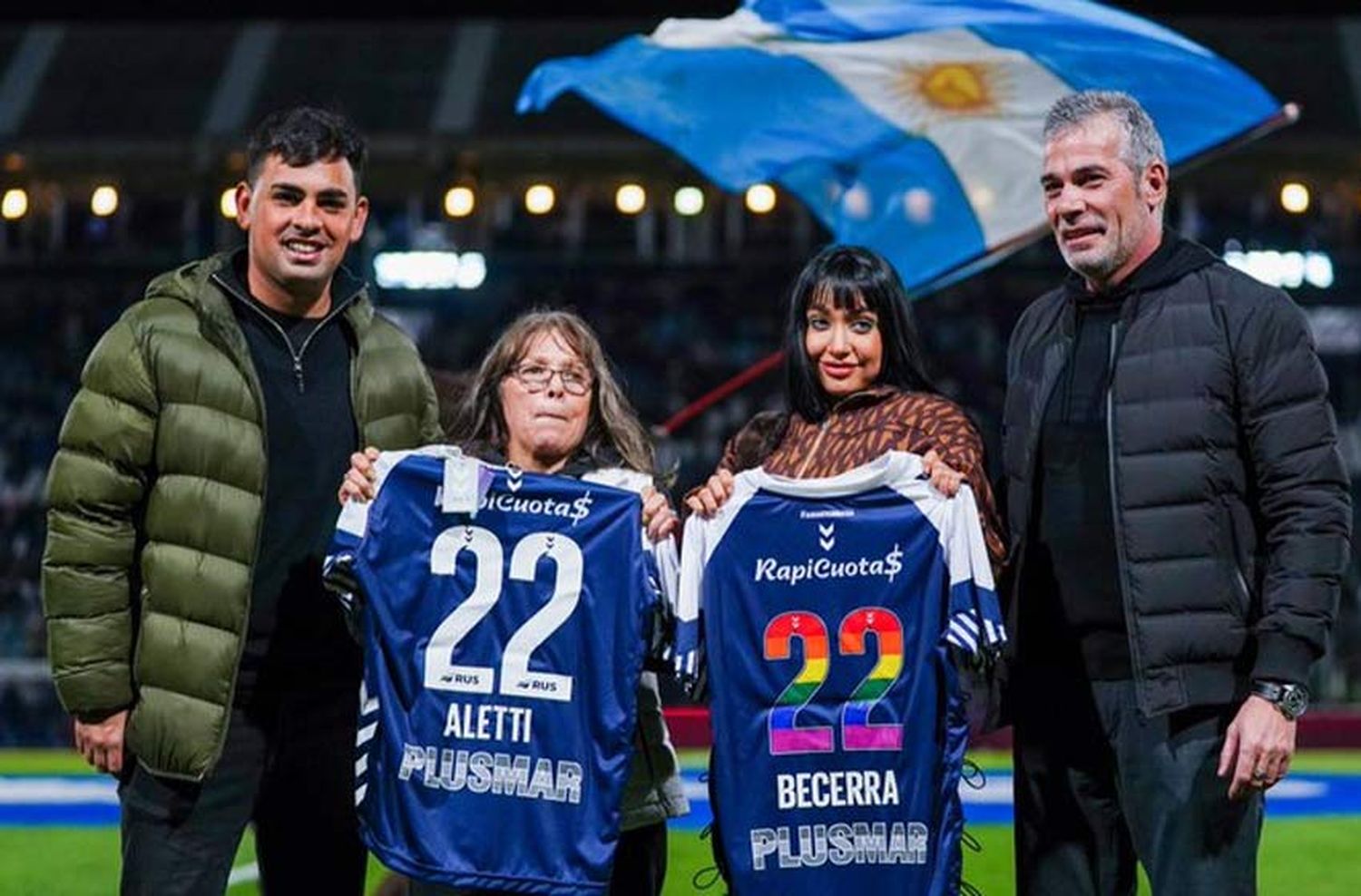 Una loba por el Bosque: María Becerrá fue homenajeada en Gimnasia de La Plata