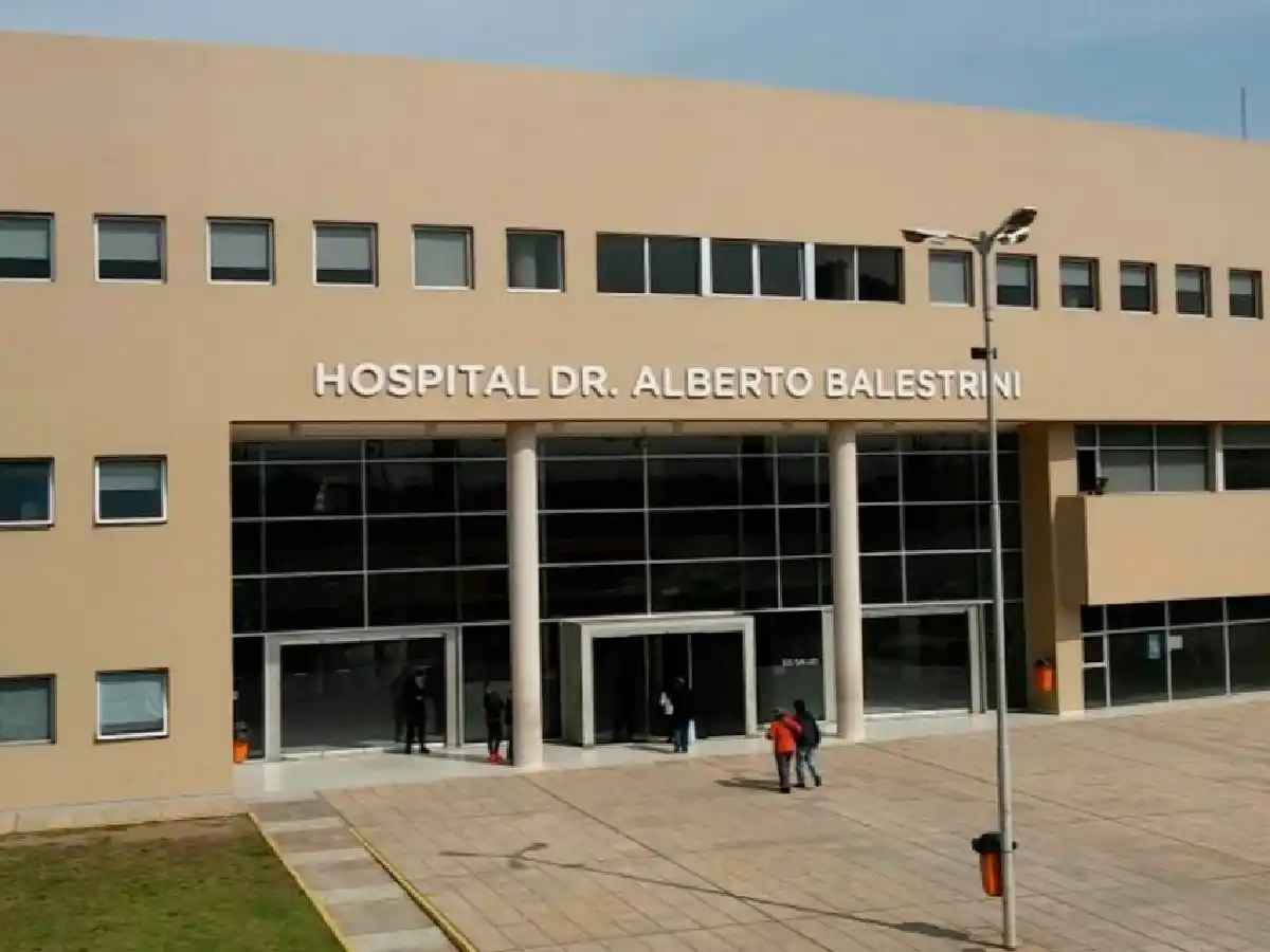 Asaltantes asesinaron a tiros a un policía local en Ciudad Evita