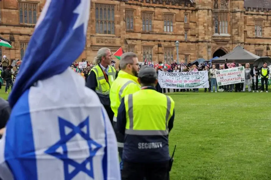 Australia: manifestantes pro palestinos acampaban en universidades.