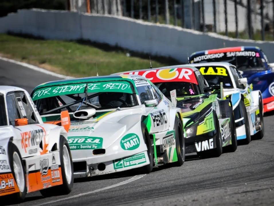 El Car Show corrió en el Autódromo Oscar Cabalén.Foto:Facebook Nuevo Car Show