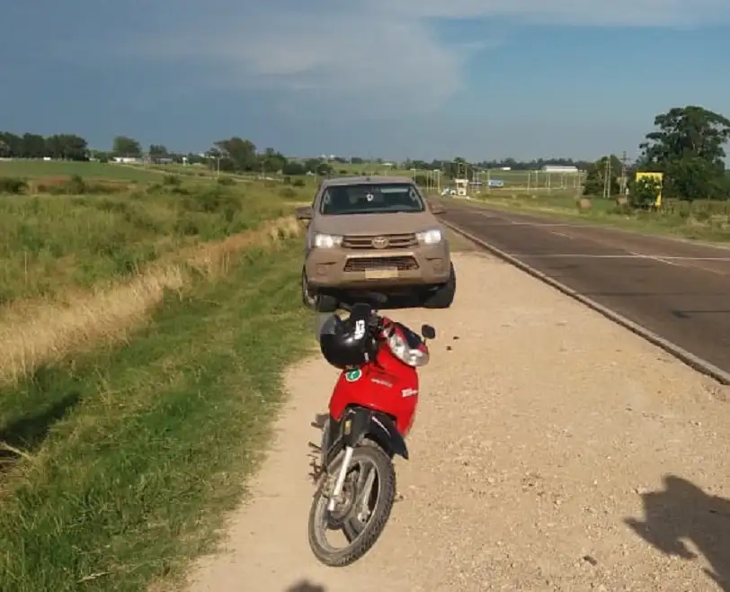 Motociclista lesionado en colisión cerca de la rotonda del cruce de rutas