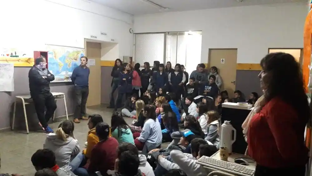 El Mundial llegó a otras  dos escuelas tandilenses