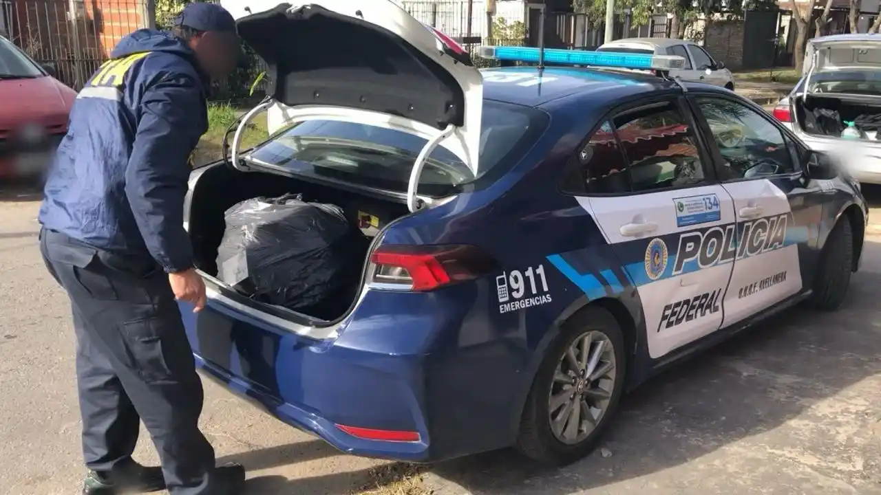 Secuestran vigorizantes sexuales perjudiciales para la salud en Berazategui y huyó la pareja de vendedores