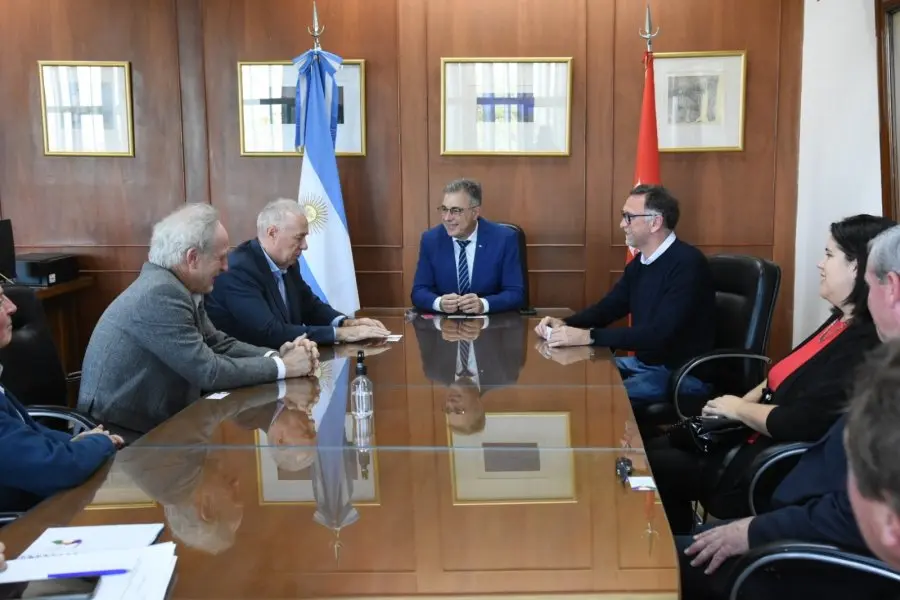 Luis Castellano recibió al embajador de Suiza: "Fue una charla muy amena"