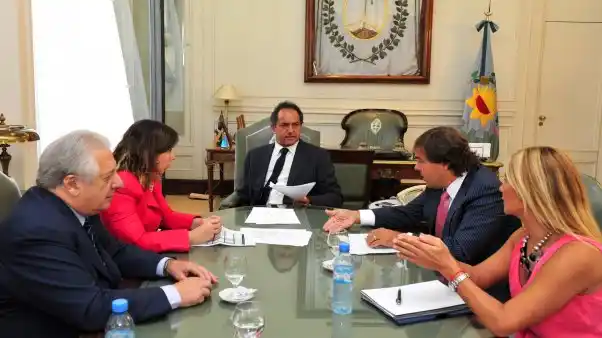 Paro docente: Scioli pagará aumento por decreto y descontará días de huelga a los maestros