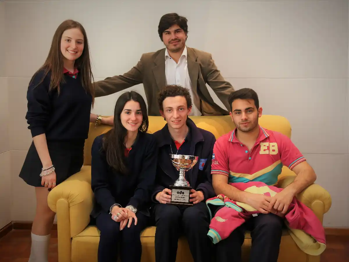 Con el poder de la palabra: alumnos devotenses ganaron Certamen de Debate