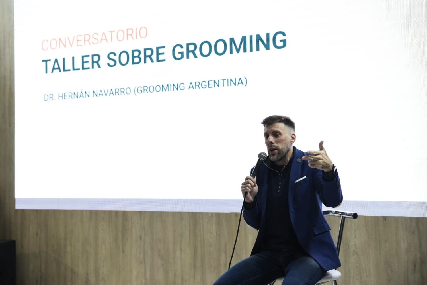 Grooming Argentina interviene en el caso de la profesora del Normal denunciada por enviar contenido sexual a un alumno