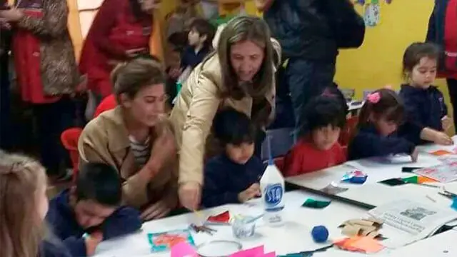Juliana Awada visitó un jardín de infantes de Mar del Plata