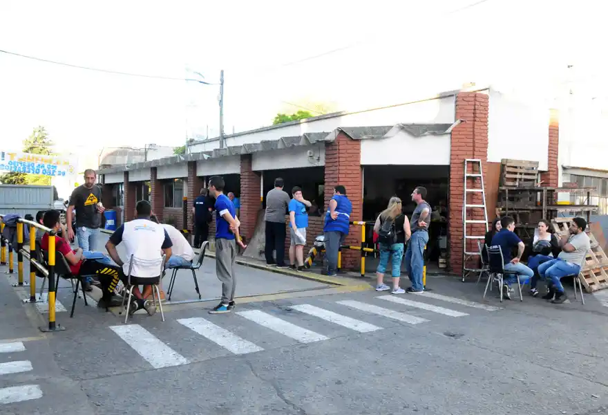 D’Alessandro presentó una medida cautelar y denuncia penal por el pasivo ambiental