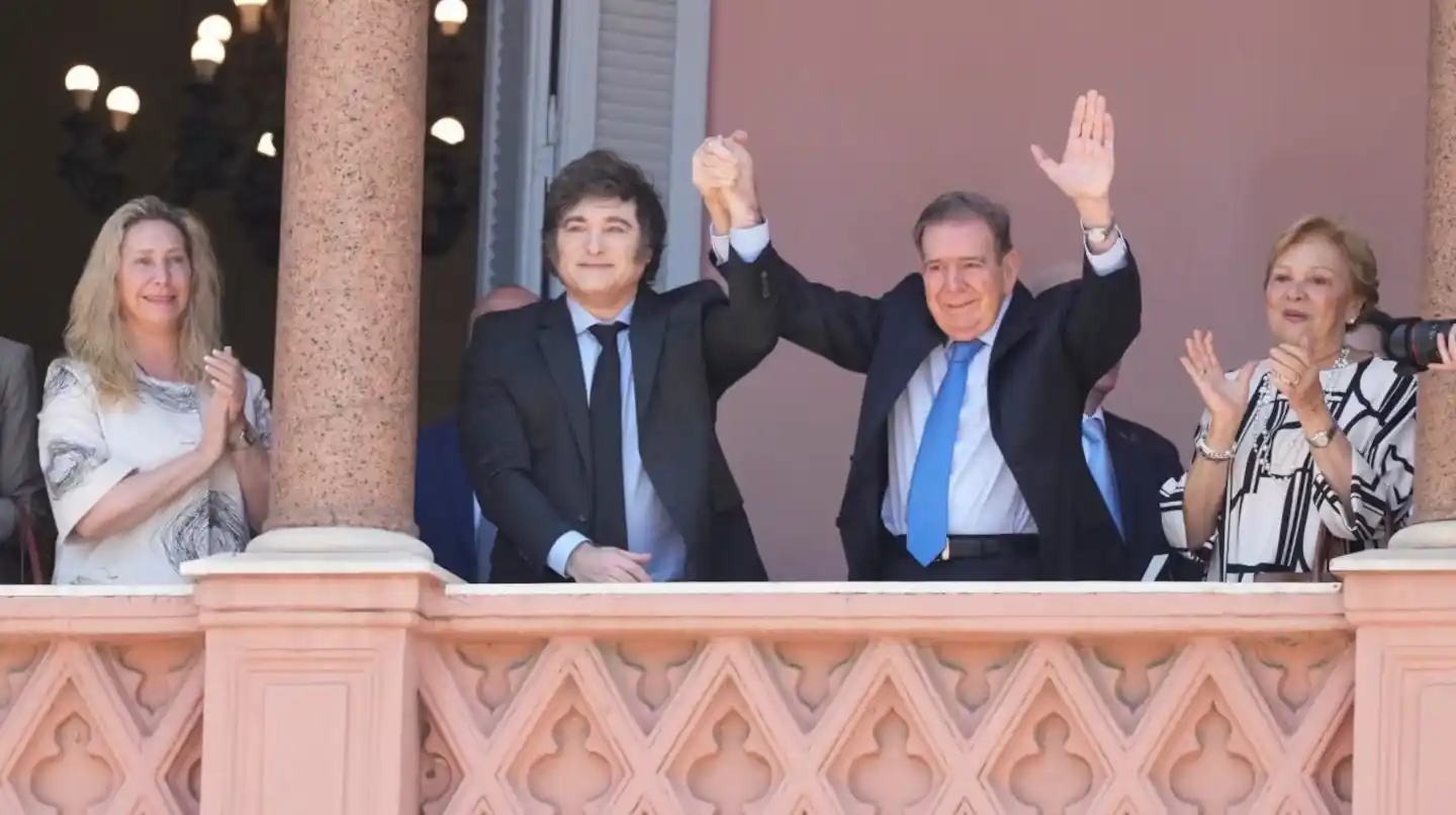 "¡Presidente!", fue el saludo de Milei a González Urrutia.