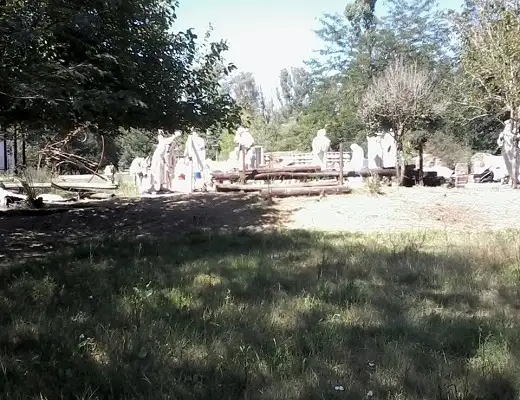 Comenzaron a trasladar el vía crucis al Parque Unzué