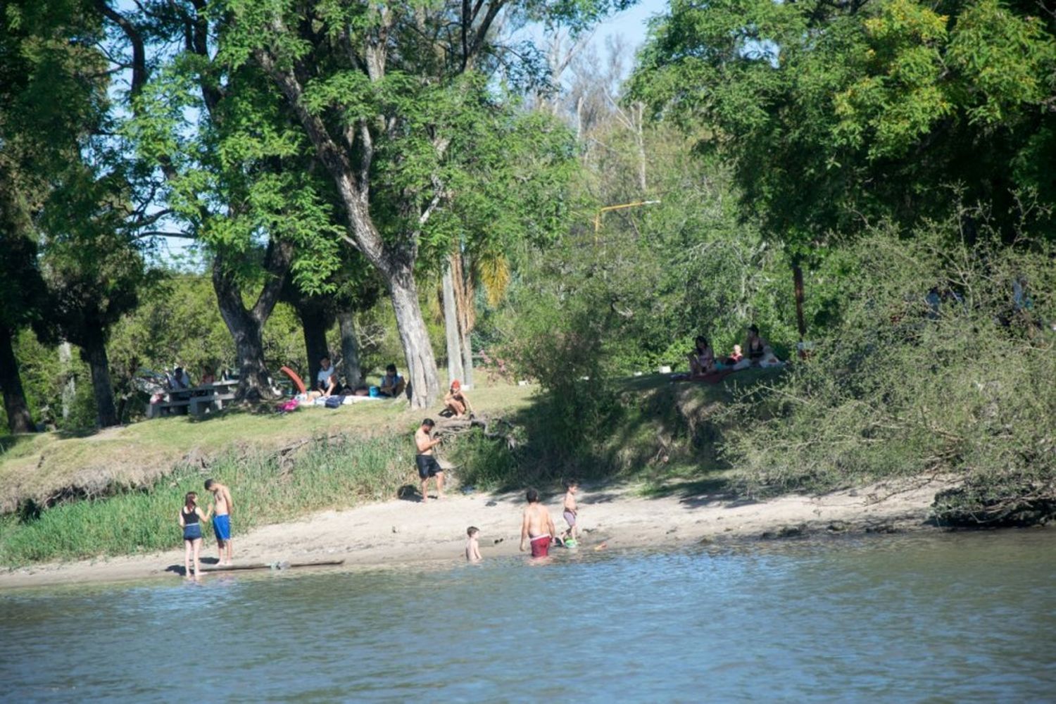 Parque Unzué, frente a la Playa del Puente.