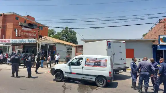 SIGUEN LAS EXTORSIONES EN EL ZULIA: LANZAN GRANADAS a una venta de pollo en Maracaibo