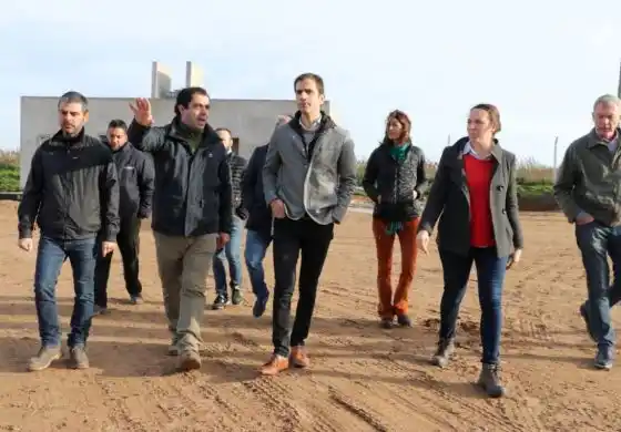 El intendente de Junín visitó la planta de reciclado que se construye en el predio municipal