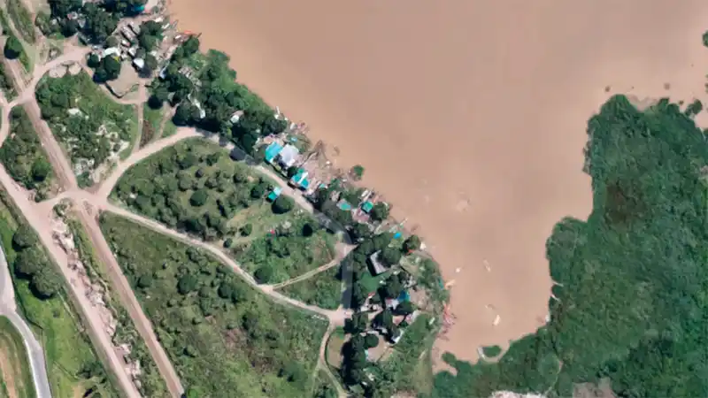 Estaba pescando y cayó al río: Papá, me ahogo, dijo "y no se lo vio más"
