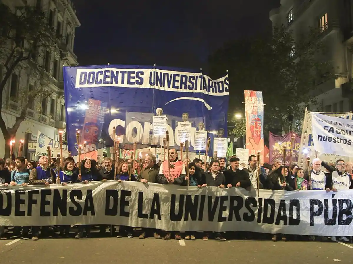 Gobierno y docentes de universidades vuelven a discutir salarios