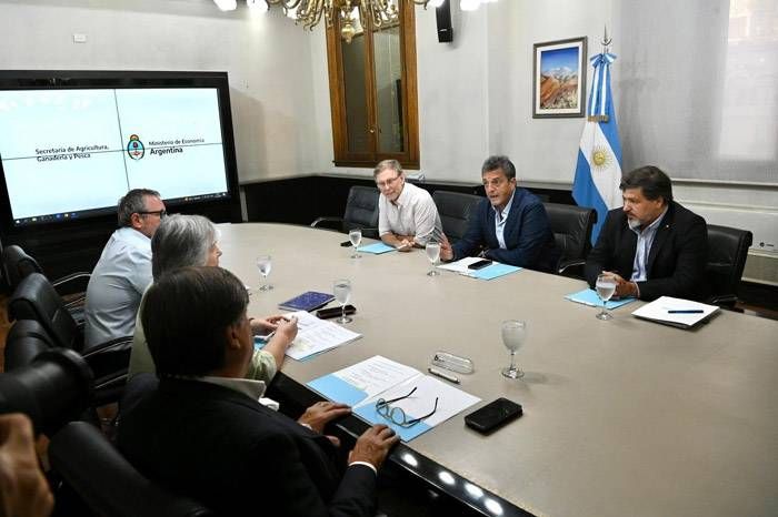 Reunión cumbre del Gobierno para analizar medidas tras nuevos casos