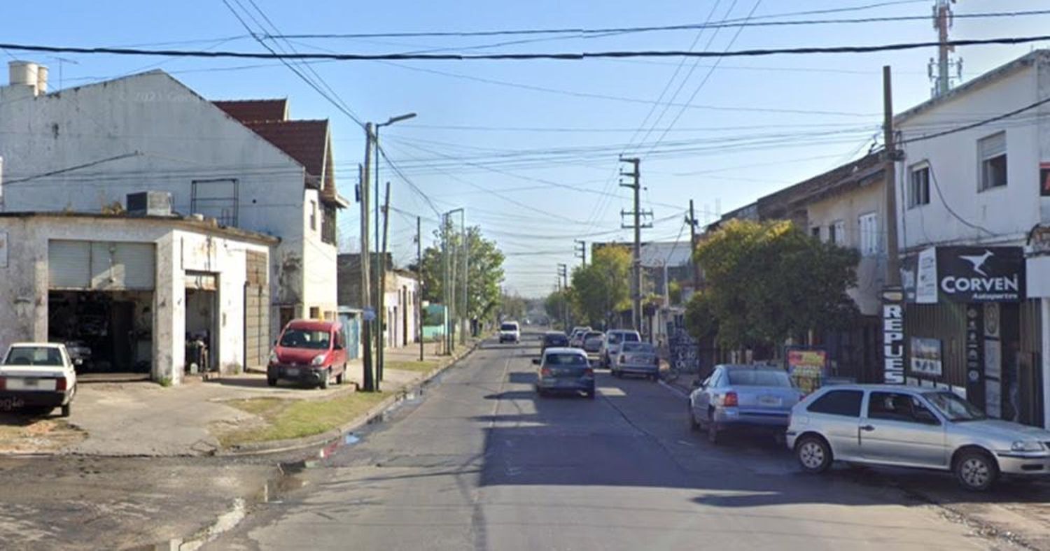 Investigan ajuste de cuentas en Lomas de Zamora: Le dispararon a un joven desde un auto y lo mataron