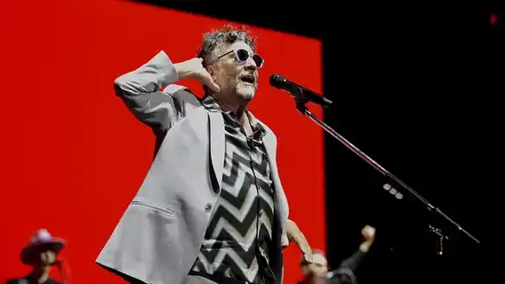 Fito Páez celebró los 30 años de El amor después del amor con Fabi Cantilo de invitada y Cecilia Roth en la platea