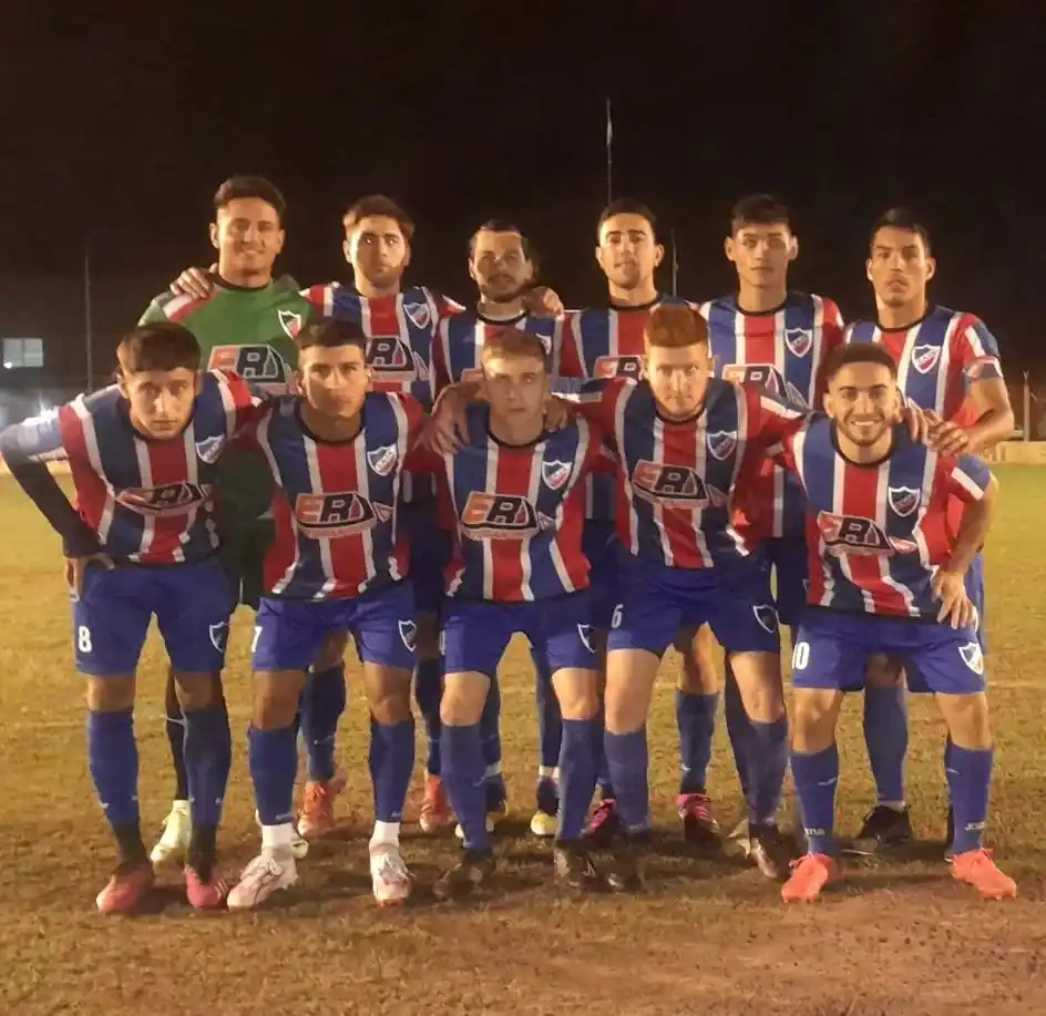 El "Tricolor" goleó a Teodelina y se metió en zona de clasificación. Foto: Lorena Canaveccio