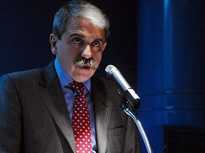 Aníbal Fernández tienta a Giustozzi a retornar al FpV