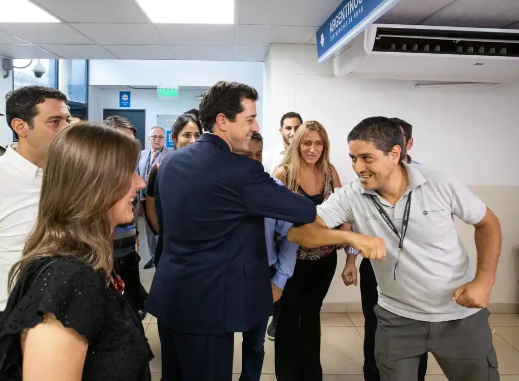 Ampliarán las restricciones al ingreso de extranjeros y descentralizarán la detección