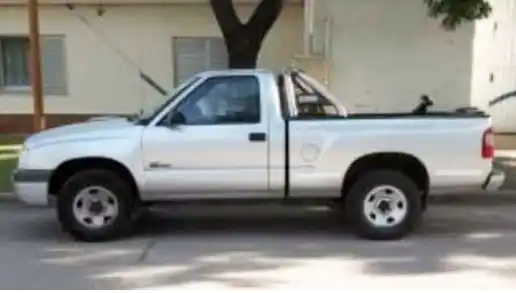 Sustraen una camioneta a un transportista en pleno centro