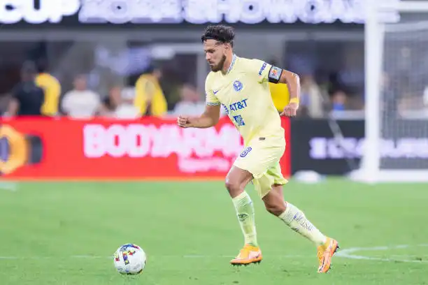 Bruno Valdéz con la camiseta de América.