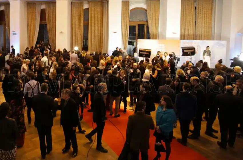Con lluvia y homenaje a Martínez Suárez, arrancó el Festival de Cine