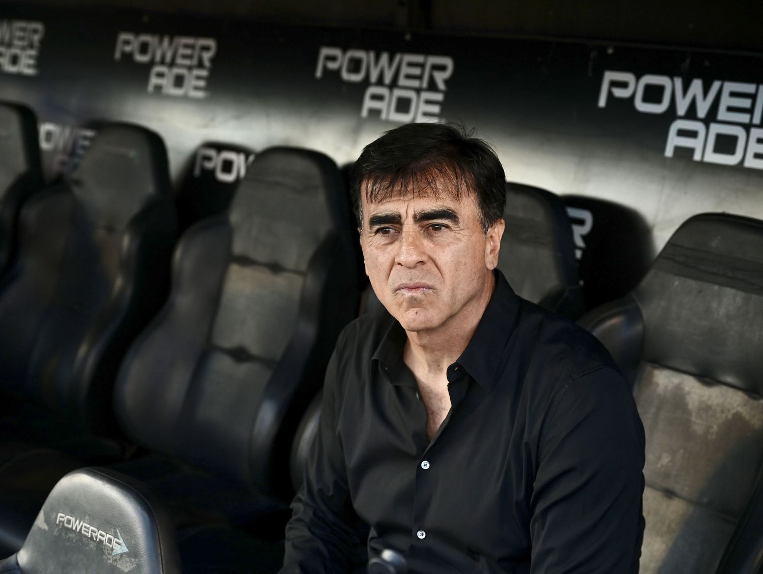 Gustavo Quinteros no sigue siendo entrenador de Vélez