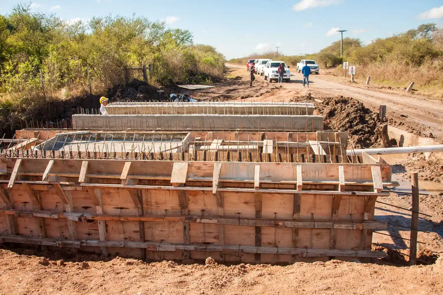 Avanza la construcción de una calzada sobre el Arroyo Maturrango