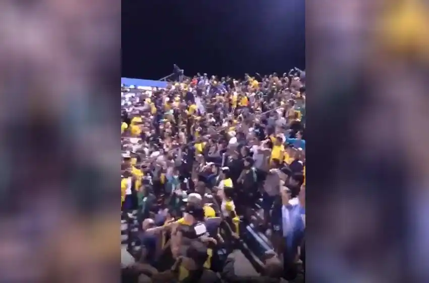 Se cansaron del equipo: masivo insulto de la hinchada canalla en Santiago de Chile