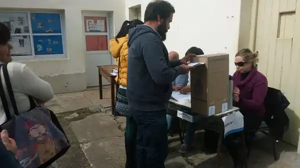 Pueblo Belgrano: Cambiemos se quedó con el 64% de  los votos y Barreto le ganó a Bahillo