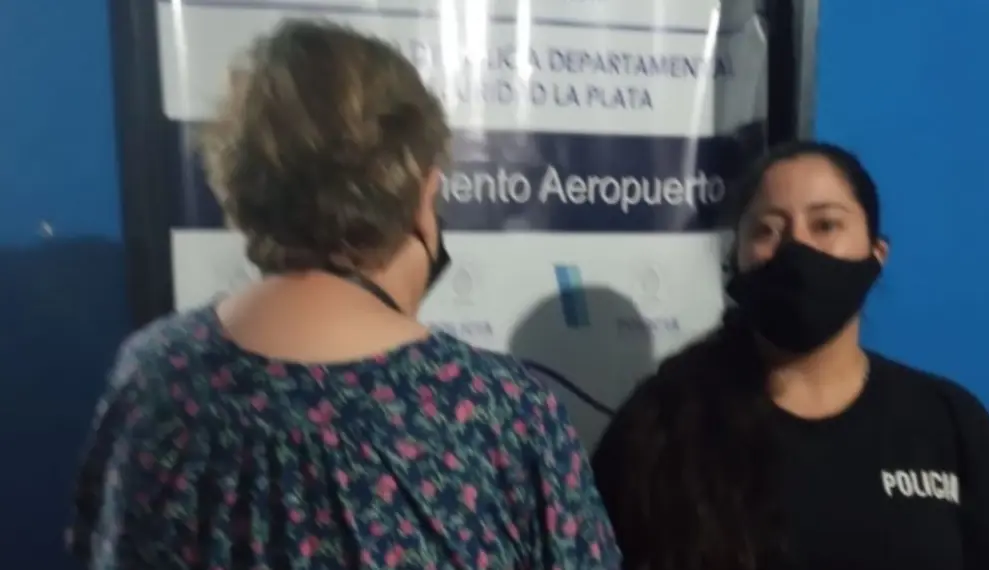 Abuela corrió a escopetazos a adolescentes que jugaban al fútbol en La Plata