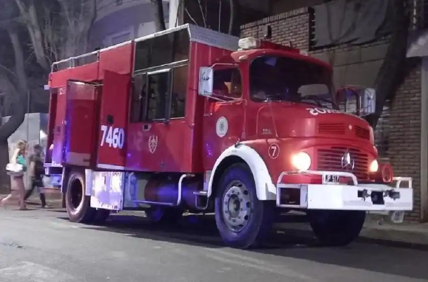 Se prendió fuego un departamento de un edificio en 3 de Febrero y Corrientes