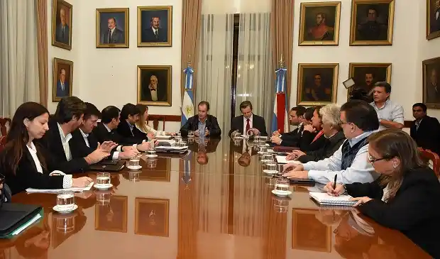 Bordet reunió a su gabinete tras regresar de China