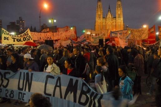 Inundación en La Plata: A cuatro meses del temporal vecinos reclamaron a Scioli y Bruera