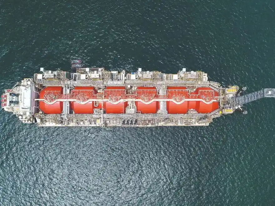 La importación de GNL seguirá por este año en manos del Estado y no pasará al sector privado