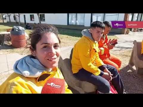 Los brigadistas que combaten los incendios en islas: “No va a ser fácil, va a llevar días y días”
