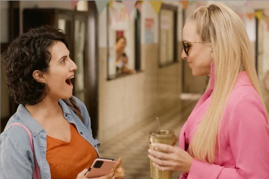 "No me rompan", la nueva comedia delirante con Carla Peterson y Julieta Díaz