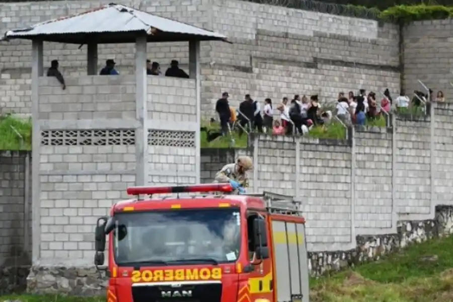 Murieron al menos 41 mujeres en una cárcel de Honduras
