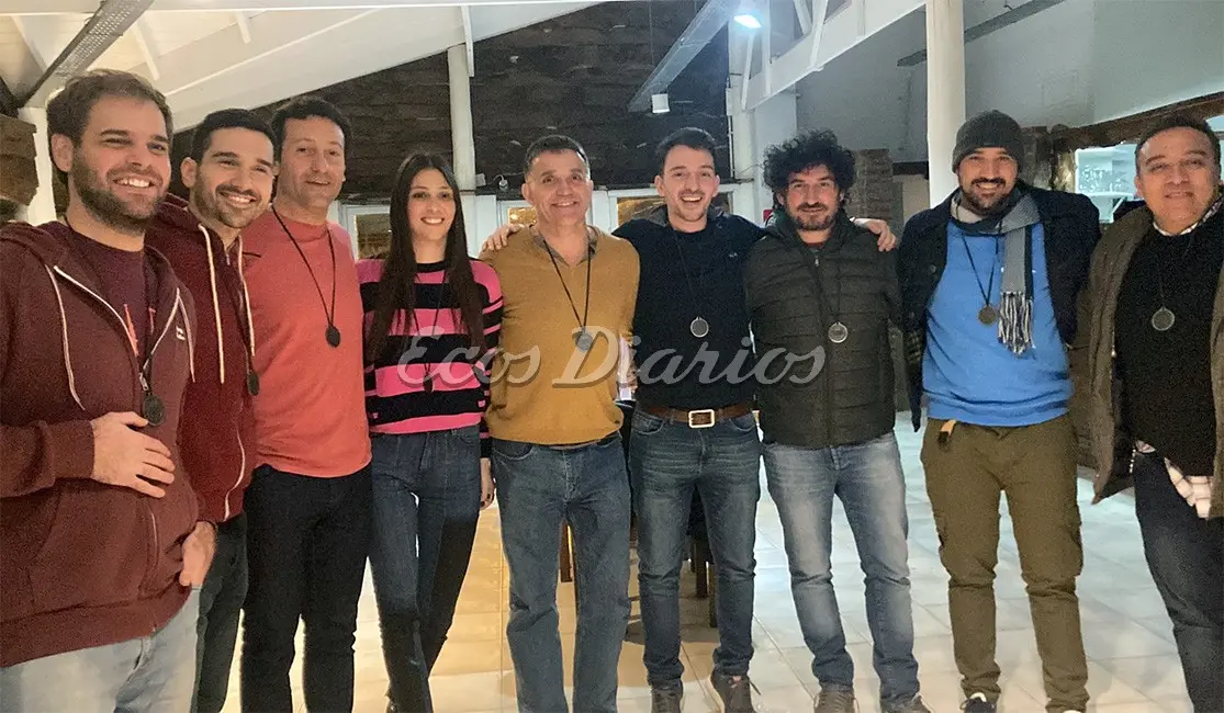 Los tres ganadores. Emmanuel Wehren, Sofía Ferreiro, Diego Hernández Rubio junto a los que completaron el podio