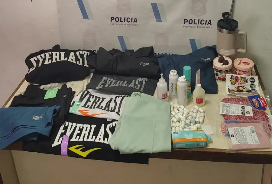 Los delincuentes habían robado gran cantidad de productos.