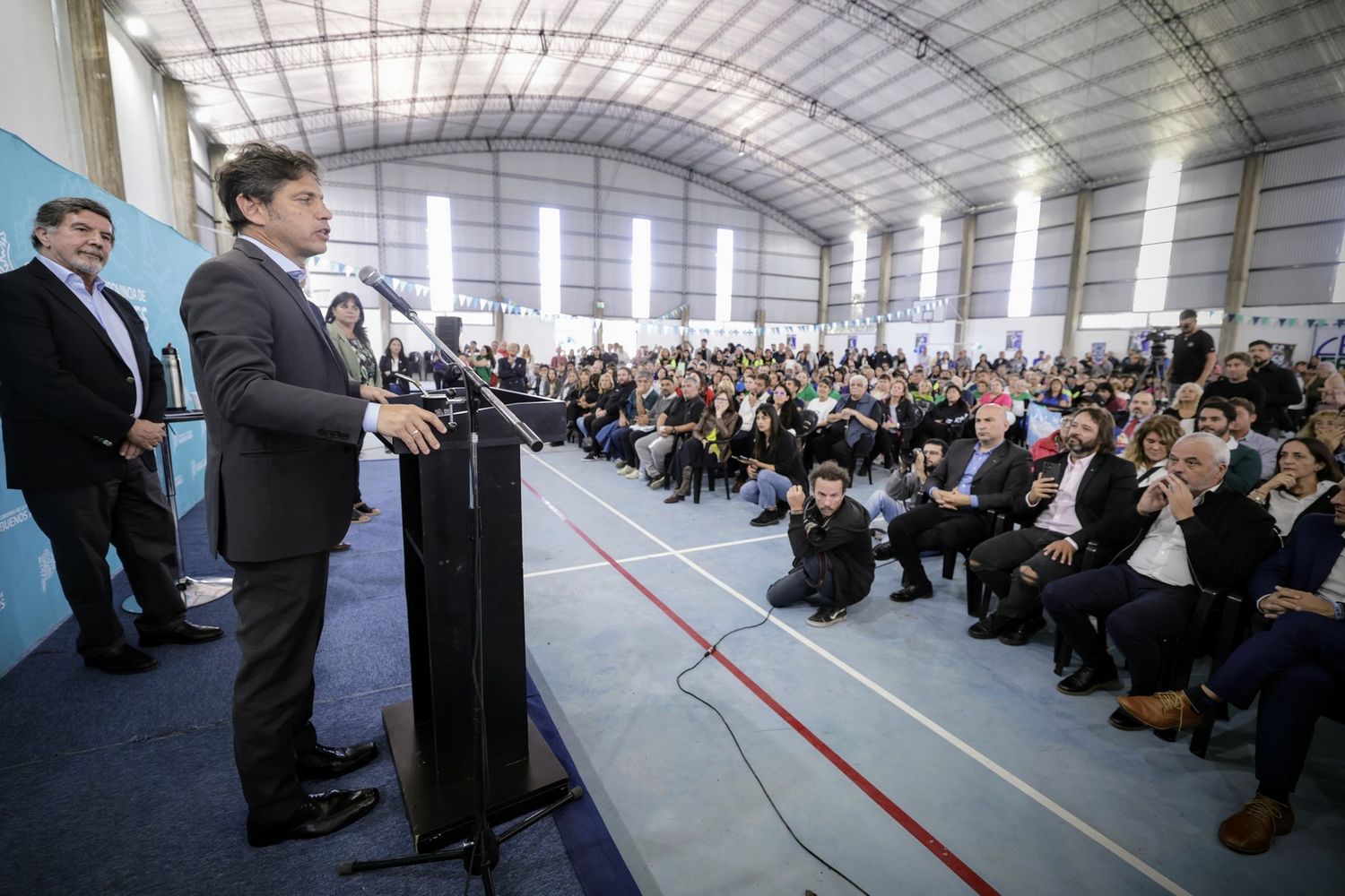 Kicillof inauguró el nuevo edificio del Centro de Educación Física N°56 en Almirante Brown