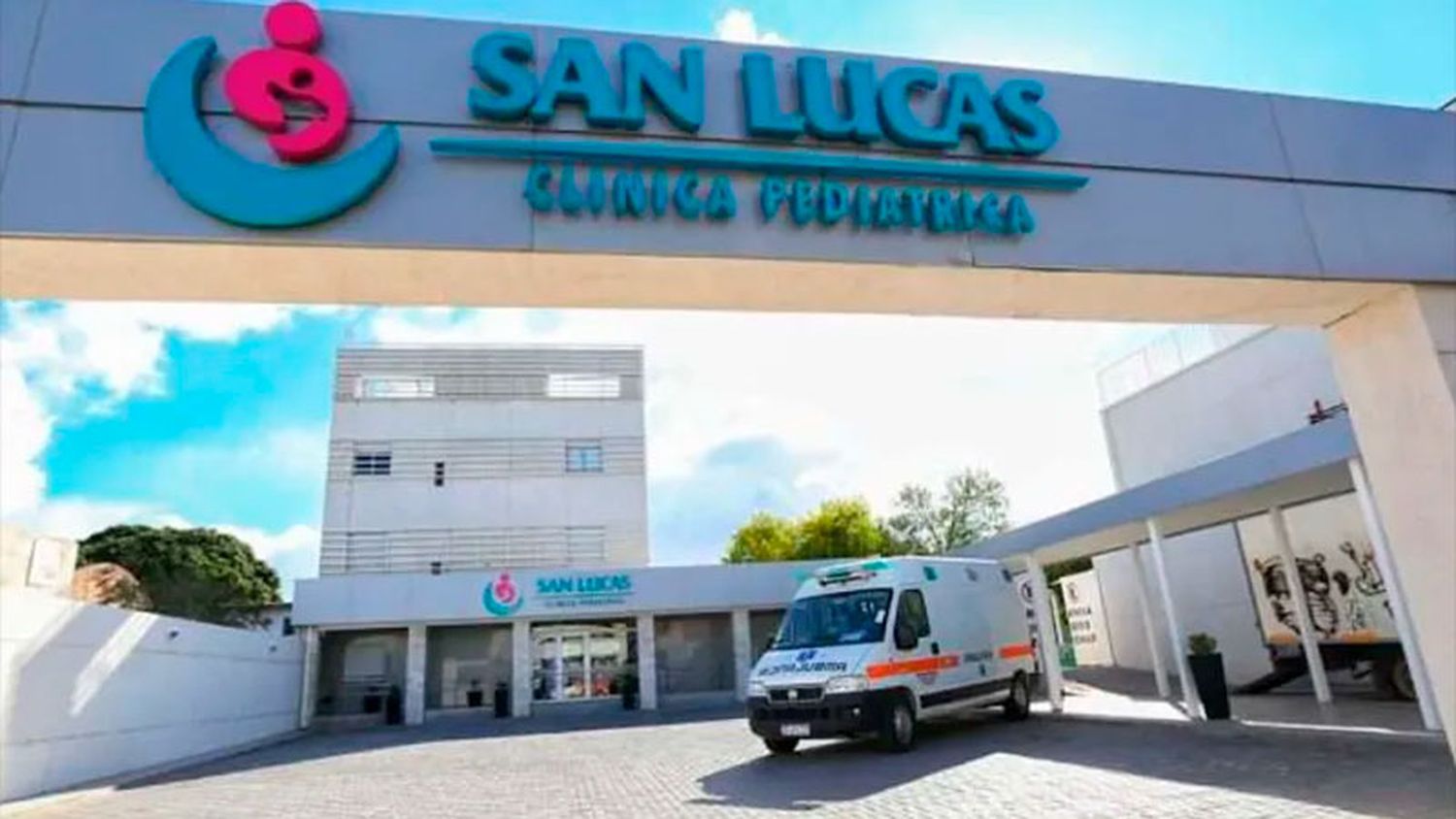 Un nene estuvo 6 horas encerrado en un auto y ahora está en terapia intensiva